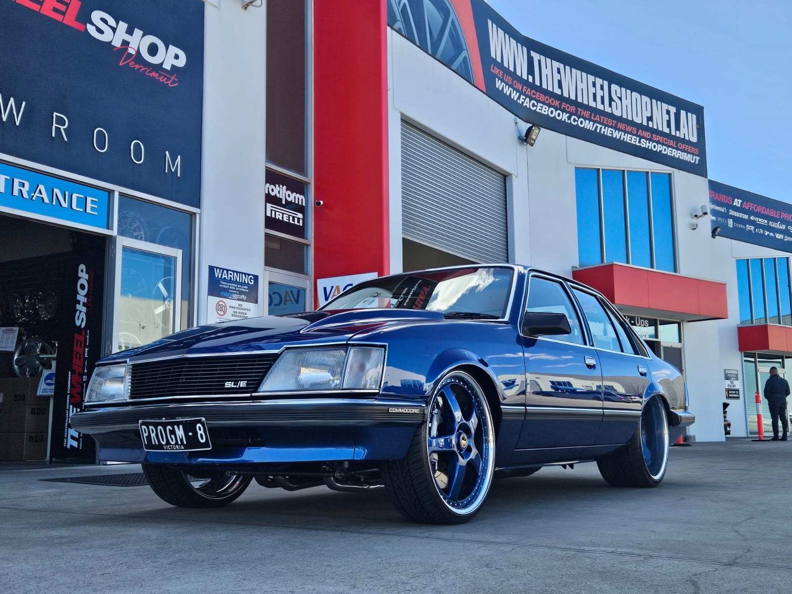 HOLDEN SLE WITH 3 PIECE SIMMONS WHEELS |  | HOLDEN
