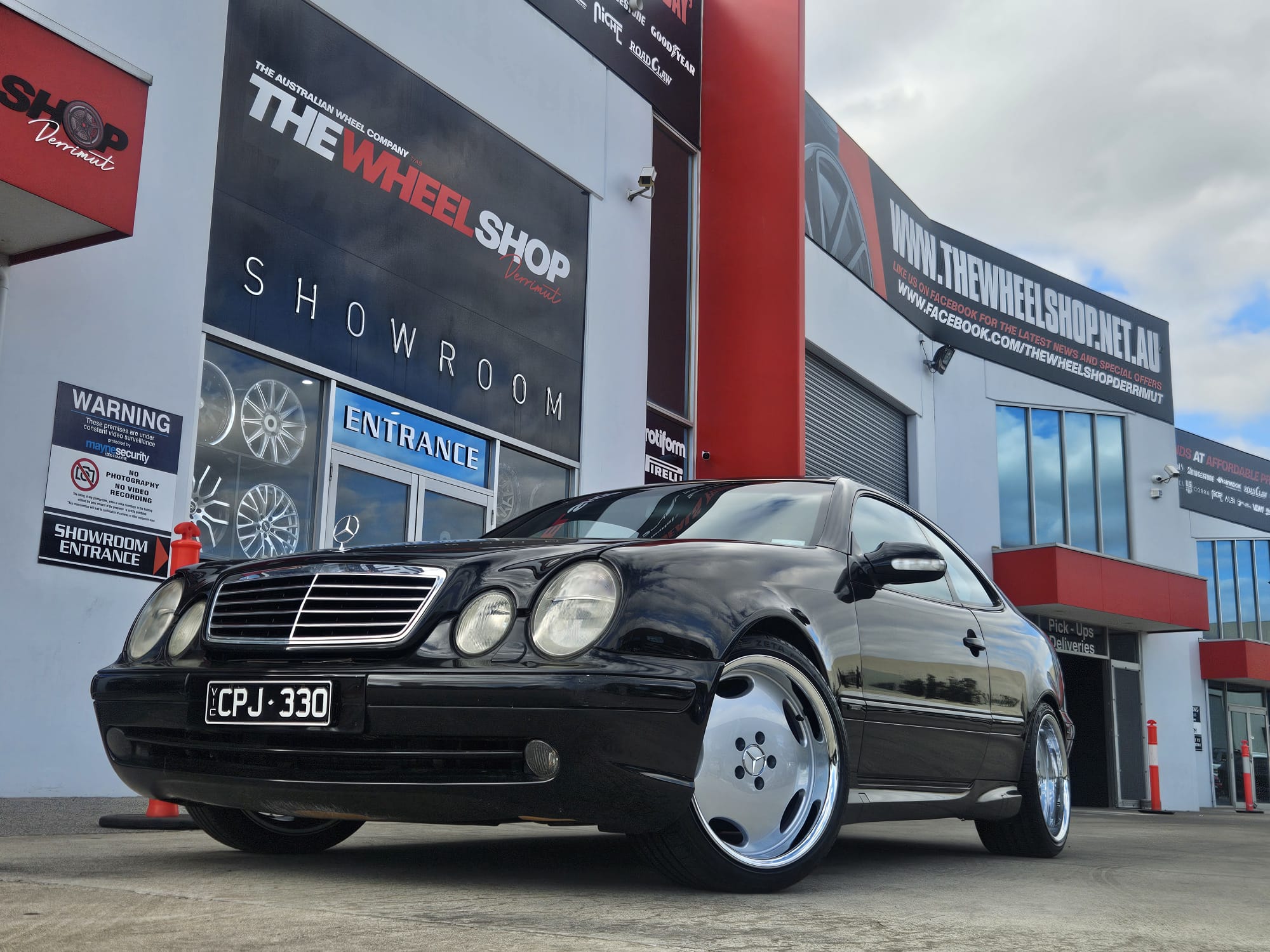 MERCEDES CLK WITH MONOBLOCK STYLES WHEELS |  | MERCEDES