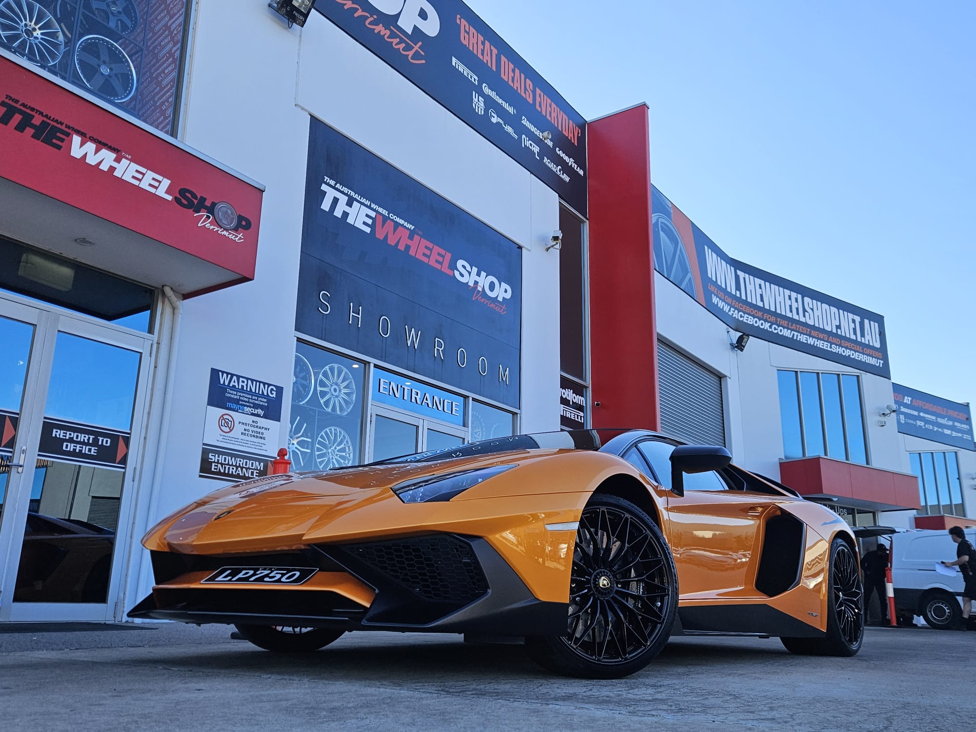 LAMBORGHINI AVENTADOR WITH PIRELLI TYRES |  | LAMBORGHINI