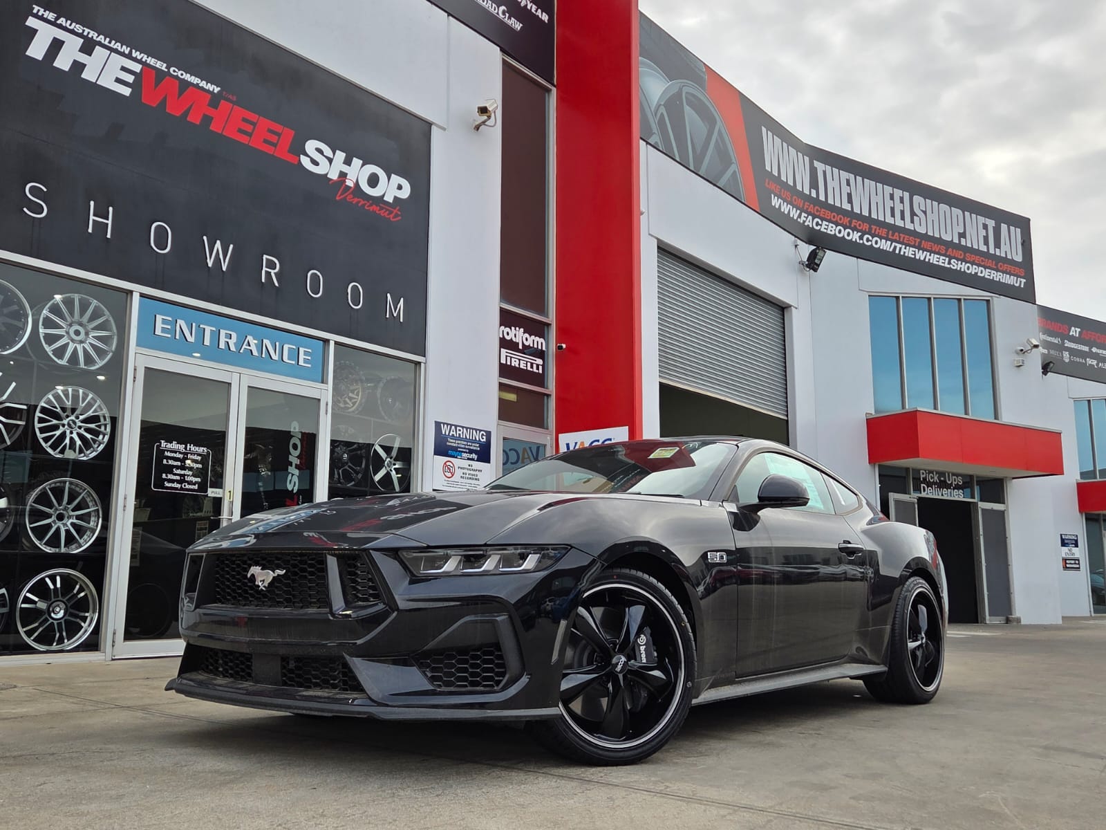 FORD MUSTANGE WITH FOOSE WHEELS |  | FORD