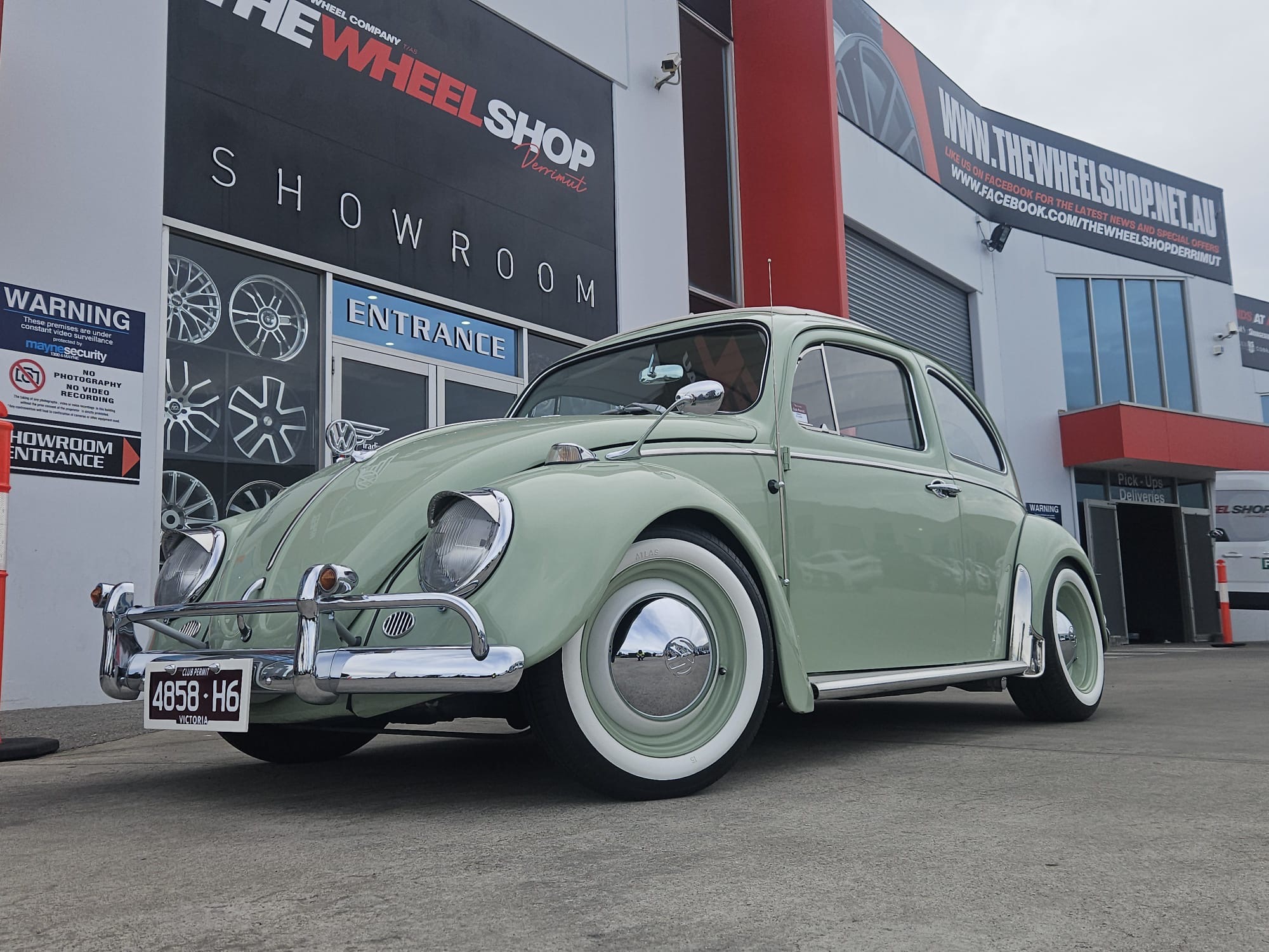 VW BEETLE WITH CUSTOM WHITE WALL TYRES |  | VW