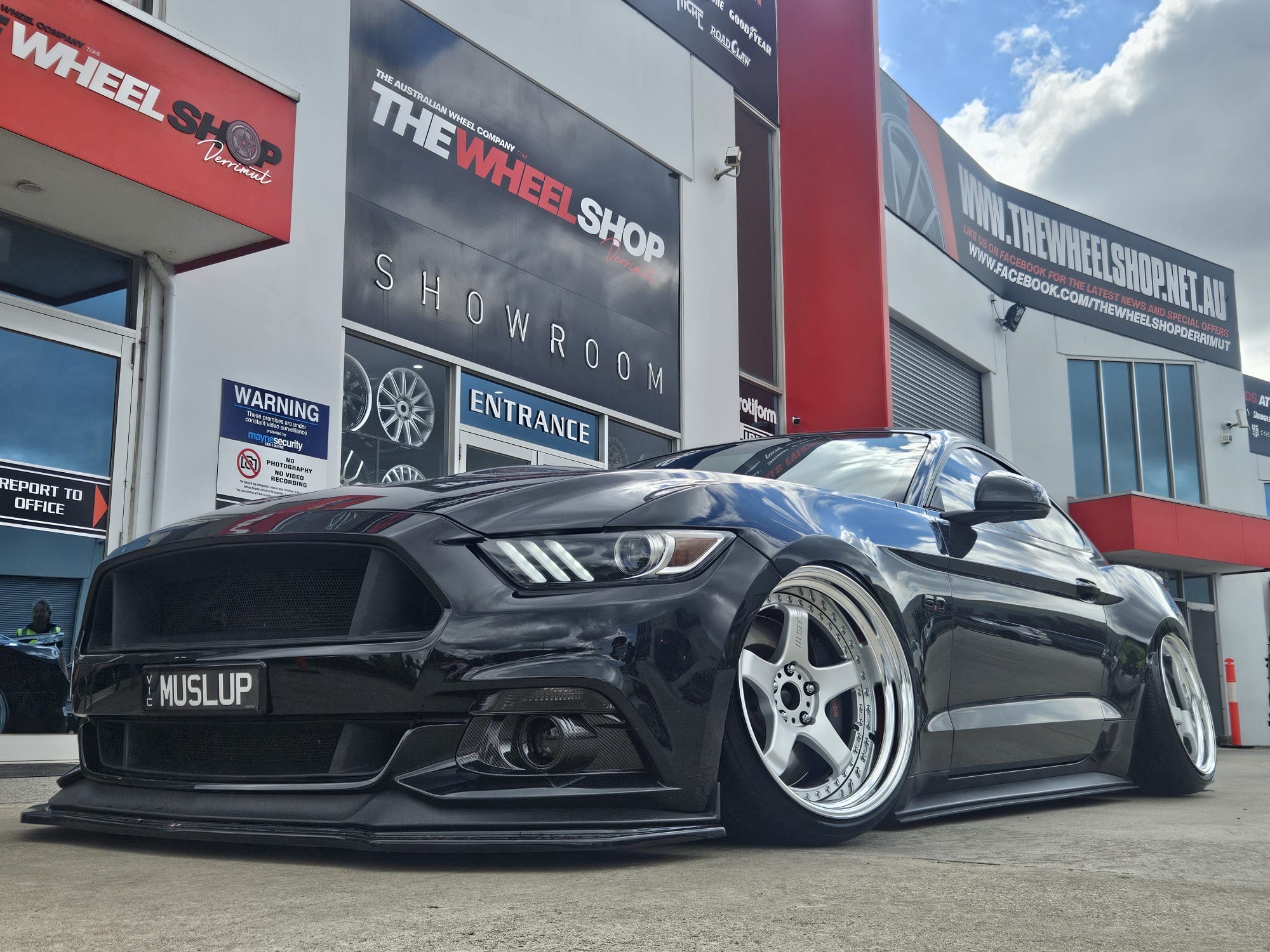 FORD MUSTANG WITH CUSTOM WHEELS |  | FORD