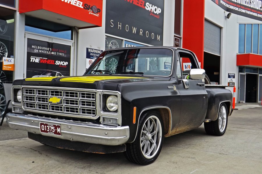 CHEVORLET TRUCK WITH FOOSE WHEELS  |  | CHEVORLET