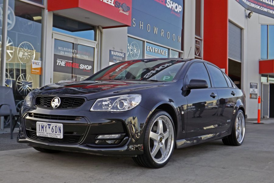 HOLDEN VF WITH 20 INCH SIMMONS FR WHEELS |  | HOLDEN