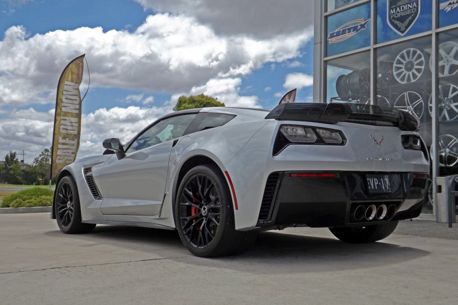 CORVETTE STINGRAY WITH MICHELIN PILOT SPORT TYRES  |  | CHEVORLET 