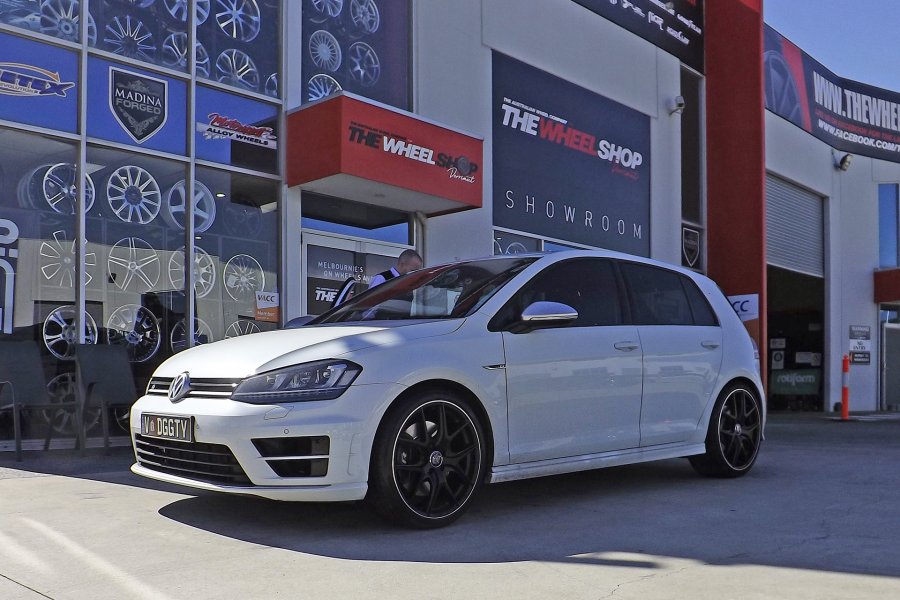 VW GOLF R WITH HR 762 WHEELS  |  | VW