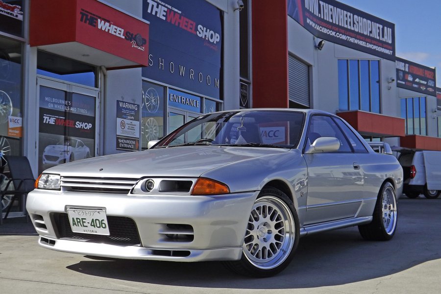 NISSAN SKYLINE GTR WITH 18INCH ROTIFORM WHEELS  |  | NISSAN