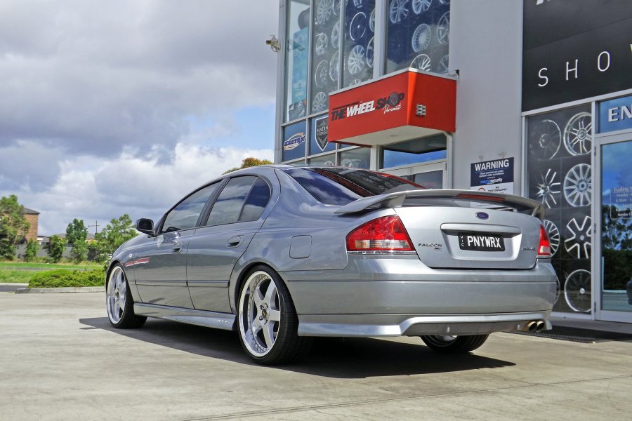 FORD BA FALCON XR6 WITH 20 INCH SIMMONS FR1 WHEELS  |  | FORD