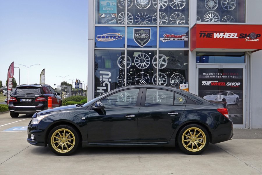 HOLDEN CRUZE WITH 18 INCH HUSSLA WHEELS  |  | HOLDEN