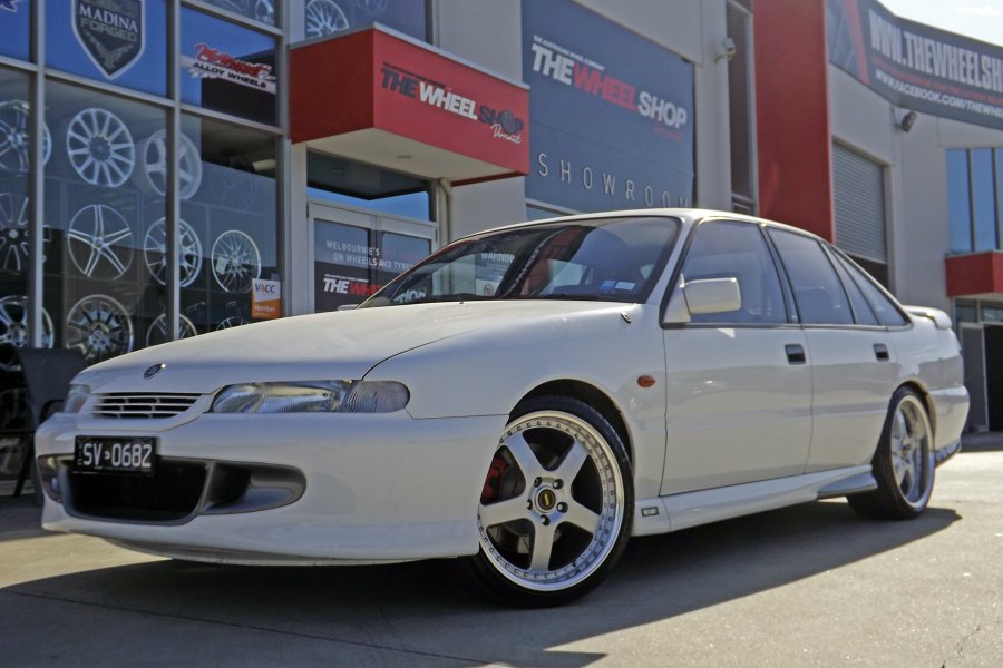 HSV CLUBSPORT WITH SIMMONS FR1 WHEELS | | HOLDEN