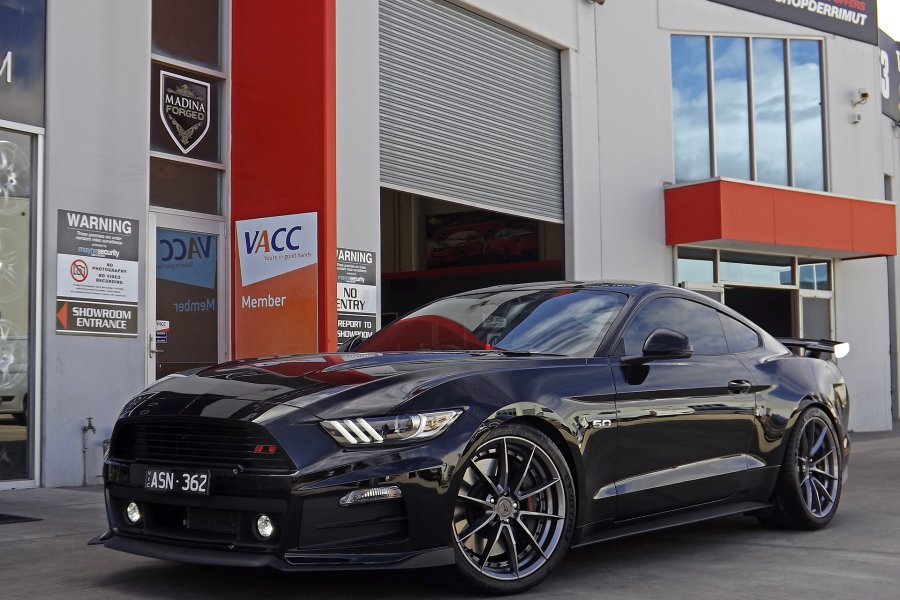 FORD MUSTANG WITH 20 INCH NICHE WHEELS  |  | FORD