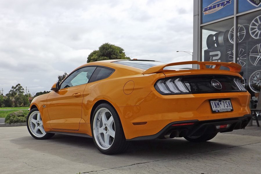FORD MUSTANG WITH SIMMONS FR1 WHEELS  |  | FORD