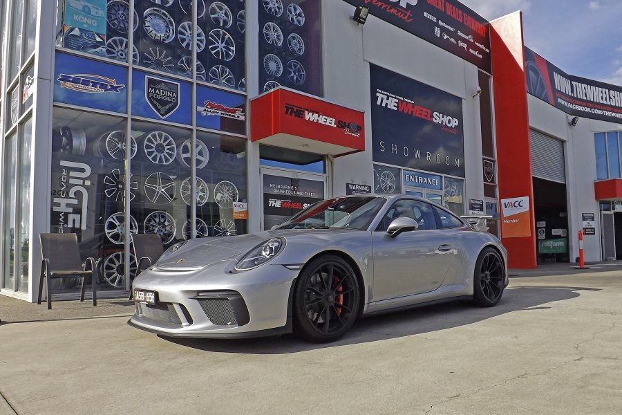 PORSCHE 911 GT3 FITTED WITH MICHELIN PILOT SPORT TYRES  |  | PORSCHE