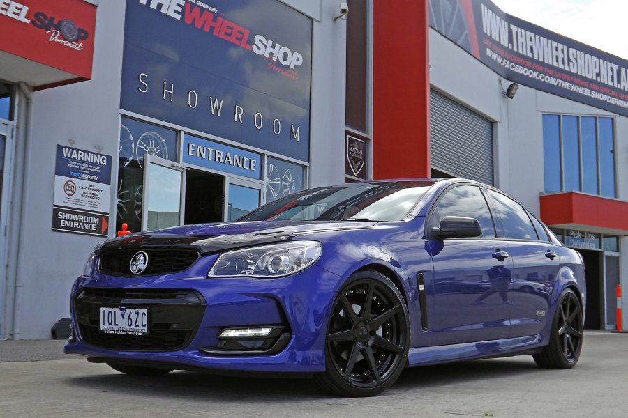 HOLDEN COMMODORE WITH VERTINI DYNASTY WHEELS  |  | HOLDEN