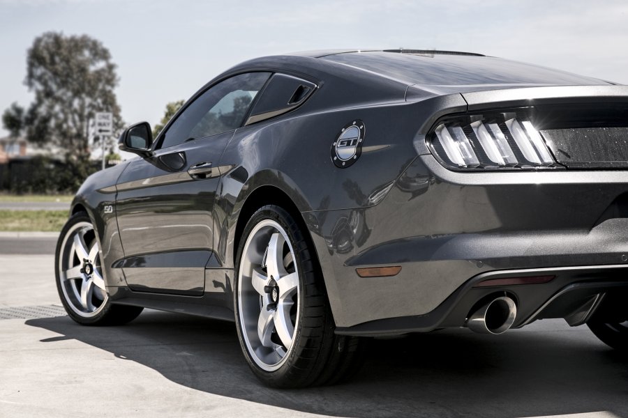 FORD MUSTANG WITH HR-R1 WHEELS  |  | FORD