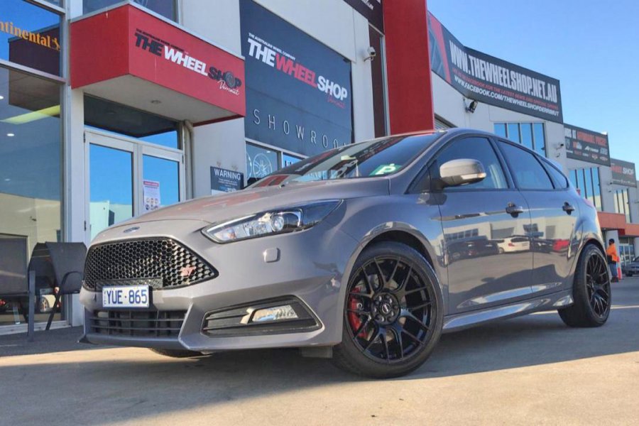 FORD FOCUS WITH XXR WHEELS  |  | FORD