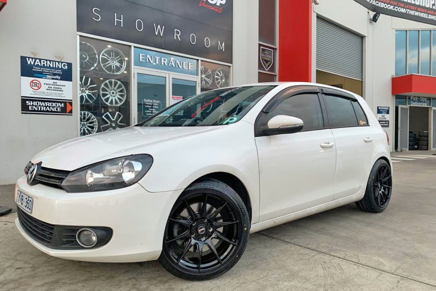 VW GOLF WITH 18 INCH XXR WHEELS  |  | VW