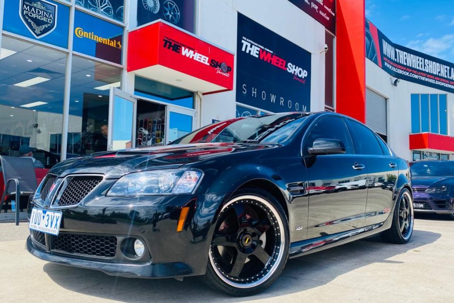 HOLDEN WITH SIMMONS FR1 WHEELS IN BLACK |  | HOLDEN