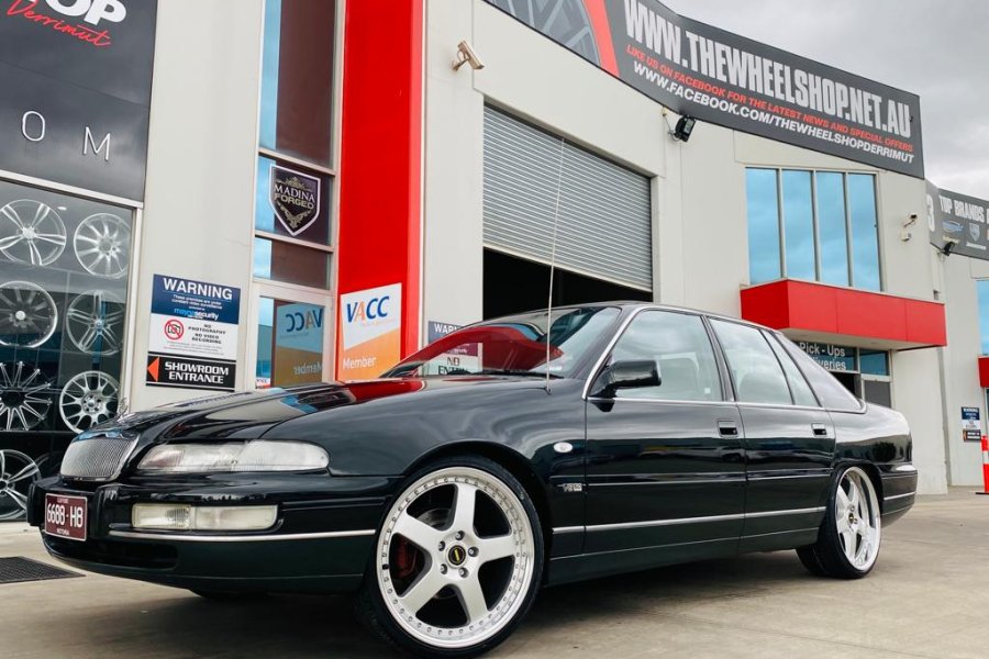HOLDEN STATESMEN WITH SIMMONS FR1 WHEELS |  | HOLDEN